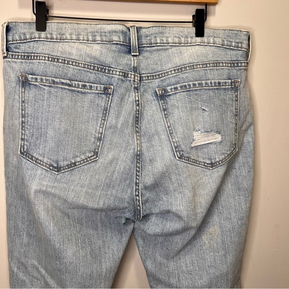 Old Navy Mid Rise Boyfriend Distressed Jeans Size 14 - Picture 4 of 12